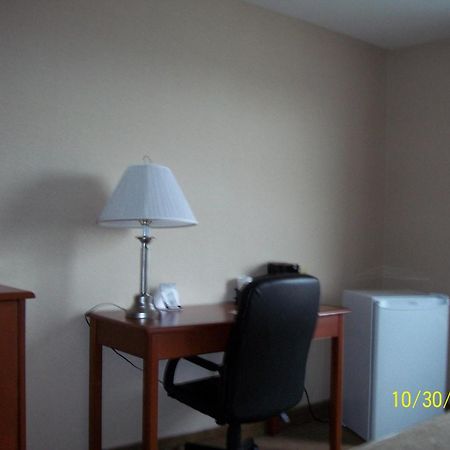 Days Inn By Wyndham Moose Jaw Εξωτερικό φωτογραφία