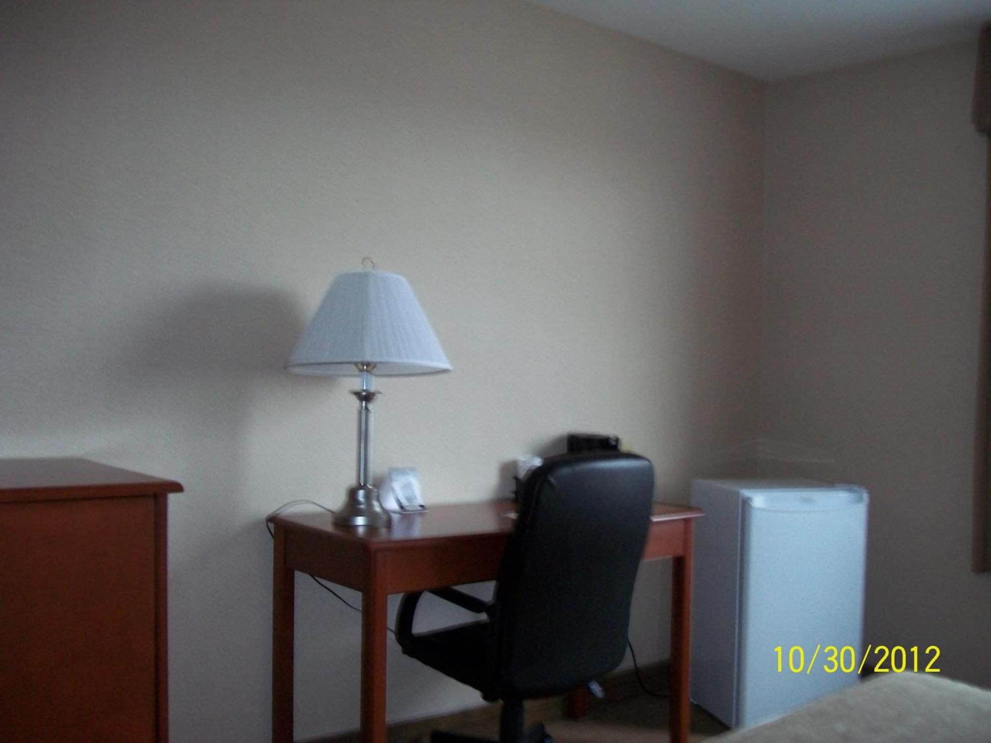 Days Inn By Wyndham Moose Jaw Εξωτερικό φωτογραφία
