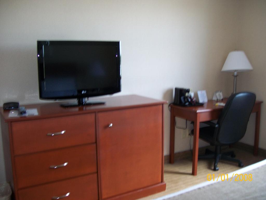 Days Inn By Wyndham Moose Jaw Εξωτερικό φωτογραφία