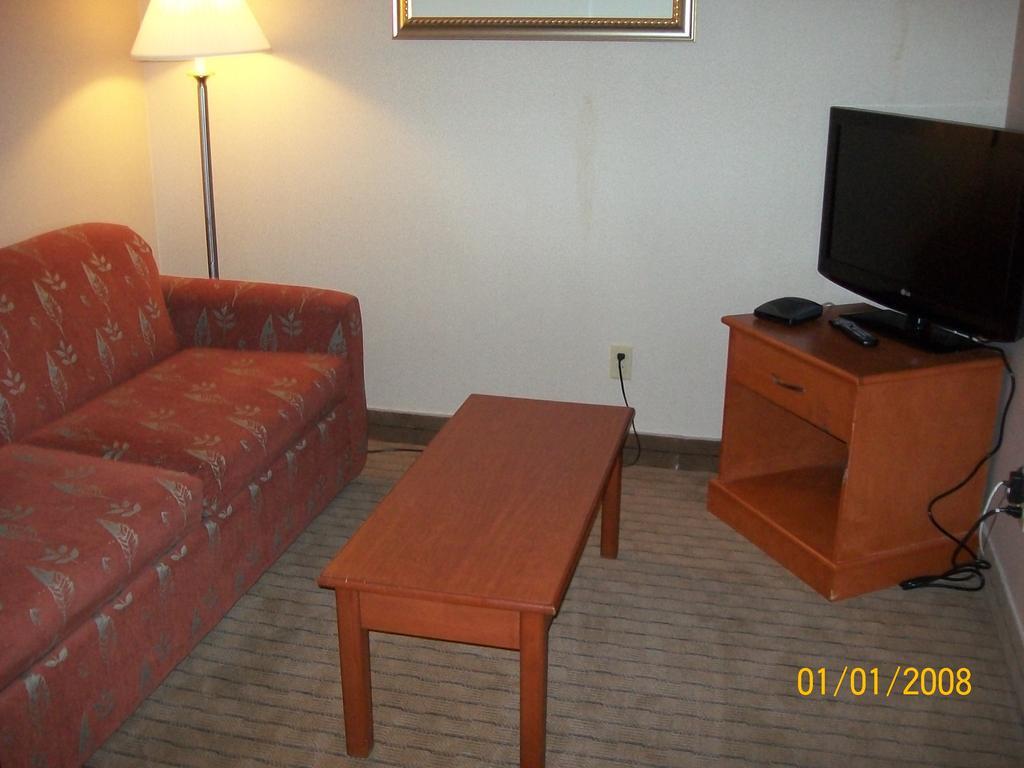 Days Inn By Wyndham Moose Jaw Εξωτερικό φωτογραφία